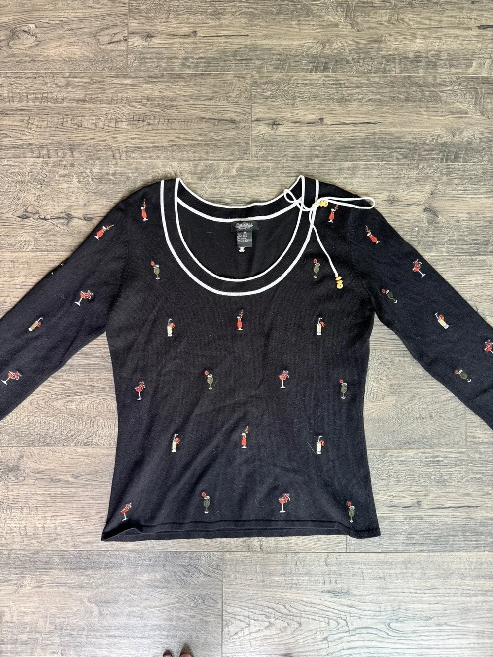 Peck & Peck Black Scoop Neck Sweater with Cocktail Embroidery